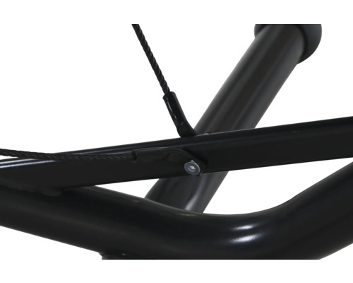 Gros plan sur le cadre métallique noir d''un appareil de fitness avec câble