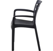 Chaise noire en plastique avec accoudoirs vue de côté