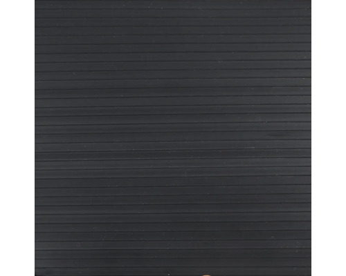 Tapis en caoutchouc strié