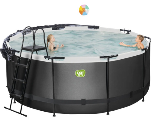 Piscine hors sol avec échelle et deux enfants dans l''eau