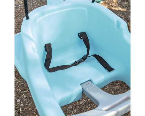 Gros plan d''une balançoire pour enfant avec ceinture de sécurité