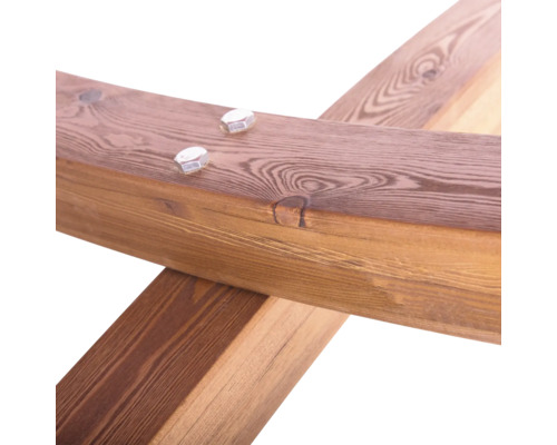 Vue détaillée d''éléments en bois reliés par des vis