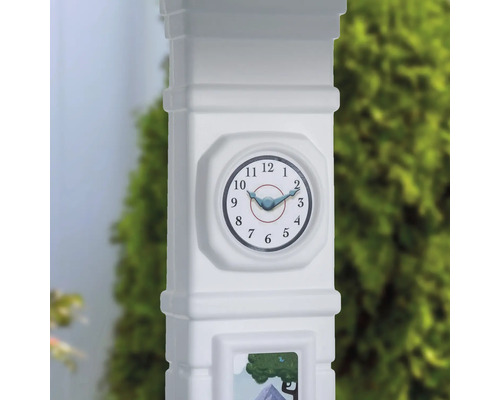 Horloge de jardin en forme de tour d''horloge