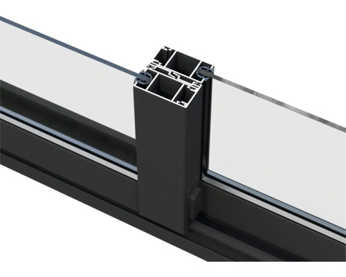 Detailansicht eines schwarzen Fensterrahmens mit Verglasung.