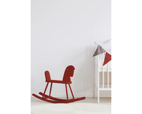 Chambre d''enfant avec cheval à bascule et lit d''enfant