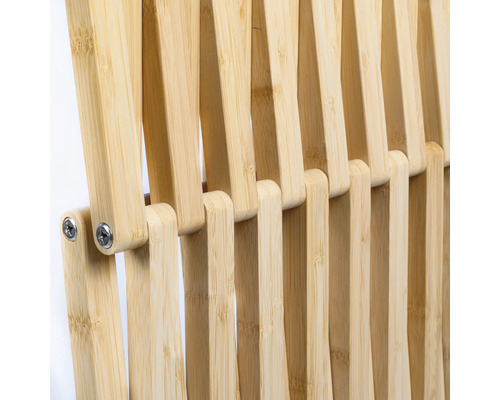 Detailansicht eines Wäscheständers aus Bambus
