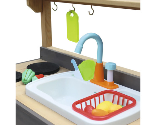 Spielküche Detailansicht mit Spüle, Armatur und Zubehör