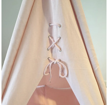 Vue détaillée d''un tipi rose pour enfants avec laçage