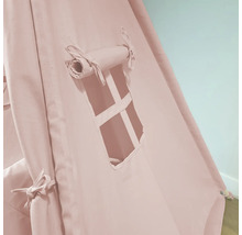 Vue détaillée d''une tente de jeux avec fenêtre et rideau enroulé