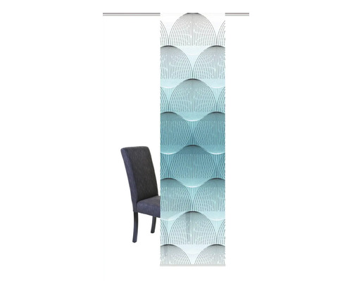 Panneau coulissant à motif graphique à côté d''une chaise