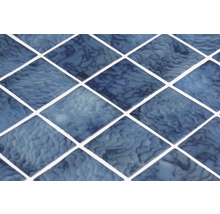 Gros plan de carreaux de mosaïque bleus avec effet marbré