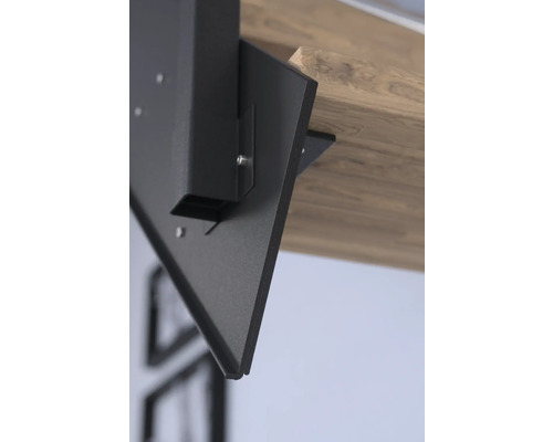 Vue détaillée d''un support de table noir sur un plateau de table