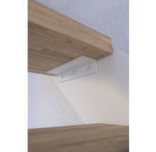 Regalbrett mit Regalträger an der Wand montiert