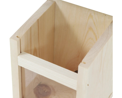 Hölzernes Insektenhotel Detailansicht