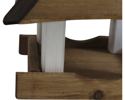 Vue détaillée d''une cabane à oiseaux en bois