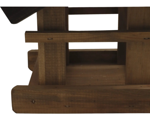 Vue détaillée d''une mangeoire en bois pour oiseaux