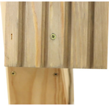 Gros plan d''un produit en bois avec des vis