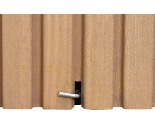 Gros plan d''un élément de clôture avec serrure