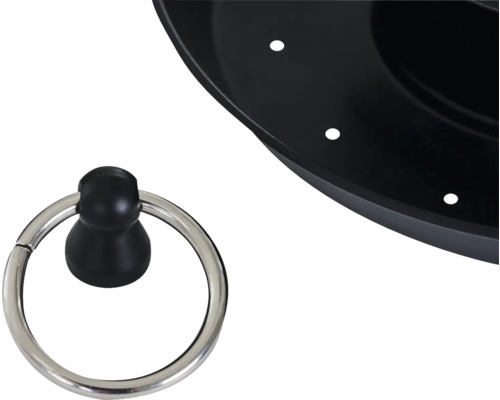 Vue détaillée d''un accessoire pour un barbecue avec anneau