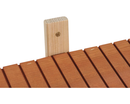 Vue détaillée d''un xylophone en bois avec des lames sonores en bois et un support