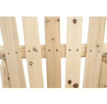 Detailansicht Holzkonstruktion mit Schrauben