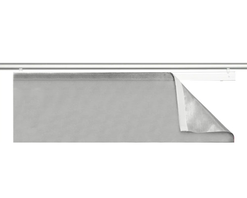Store occultant gris avec suspension sur une tringle à rideaux