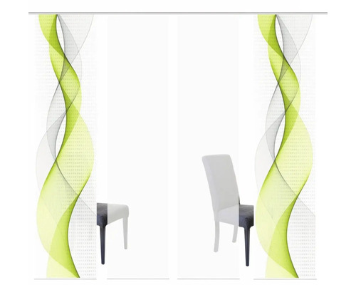 Panneau coulissant avec motif ondulé devant des chaises