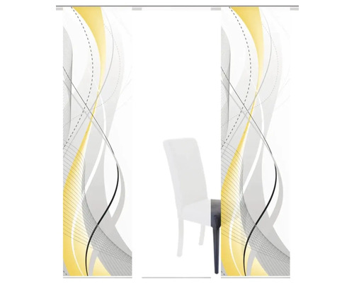 Schiebegardinen mit abstraktem Muster im Wohnzimmer