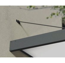 Gros plan d''un store gris sur une façade