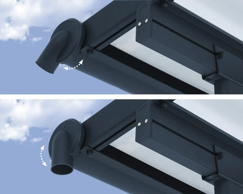 Detailansicht eines flexiblen Wasserablaufs an einem Terrassendach zur kontrollierten Wasserableitung.