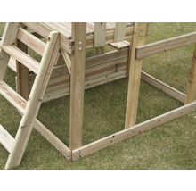 Vue détaillée d''une tour de jeux en bois avec échelle