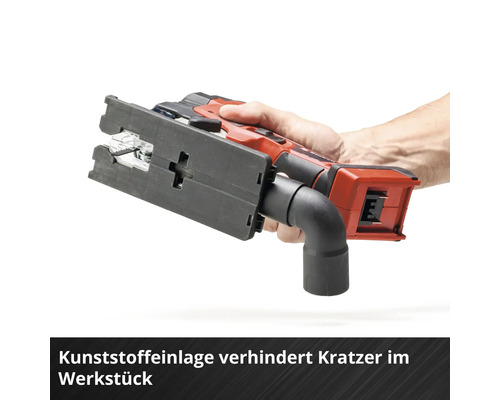 Akku-Stichsäge in der Hand