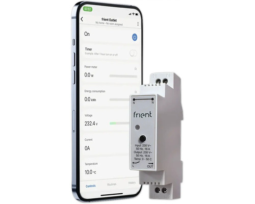 Smartphone mit Anzeige der frient Outlet App neben frient Outlet Energiemessgerät