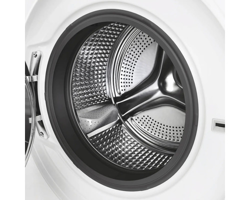 Innenansicht einer Waschmaschine mit Edelstahltrommel