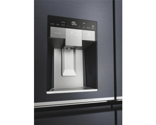 Detailansicht eines Kühlschranks mit Wasserspender