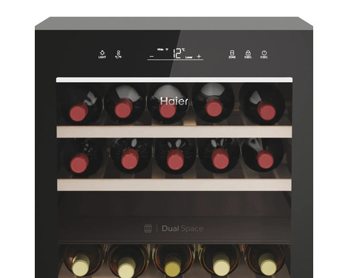 Haier Weinkühlschrank mit mehreren Weinflaschen