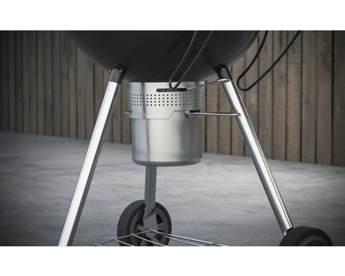 Vue détaillée d''un barbecue boule avec collecteur et châssis