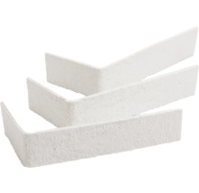 Drei Winkelsteine aus Beton
