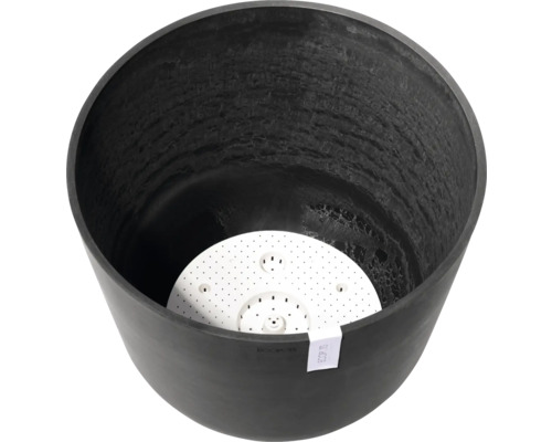 Schwarzer Pflanzkübel mit Bewässerungseinsatz