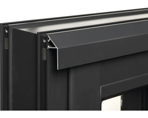 Detailansicht eines schwarzen Fensterrahmens