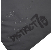 District 70 Logo auf wasserabweisendem Material mit Wassertropfen
