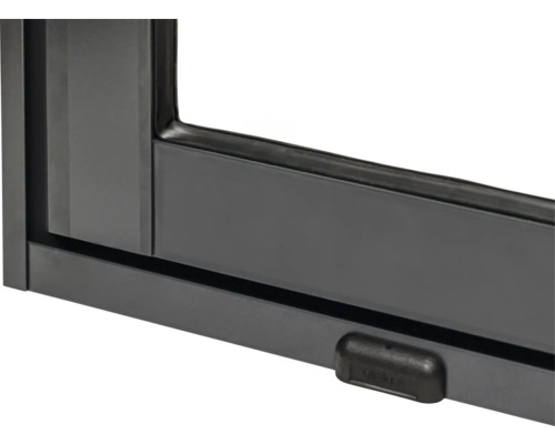 Detailansicht eines Fensterrahmens mit Fenstergriff