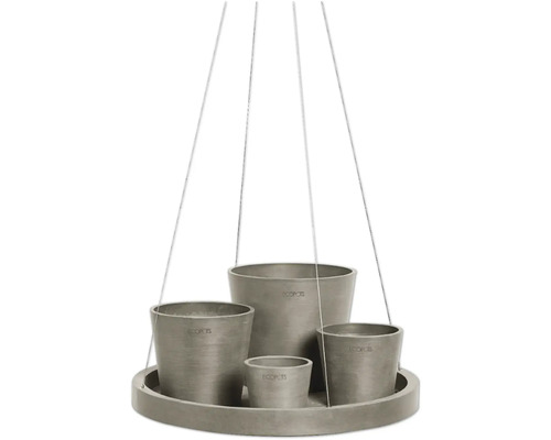 Hängeampel mit vier Pflanzgefäßen auf einer Ablage