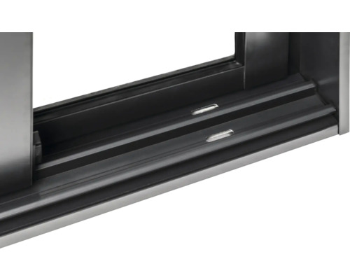 Vue détaillée d''un guide de fenêtre en métal