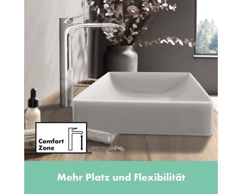 Lavabo avec robinetterie dans la salle de bain