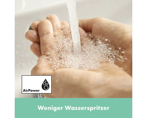Hände unter laufendem Wasserhahn mit AirPower Funktion für weniger Wasserspritzer