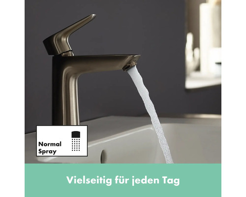 Wasserhahn mit Normalstrahlfunktion auf Waschbecken