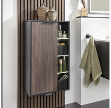 Armoire suspendue avec structure en bois et étagères latérales dans la salle de bain
