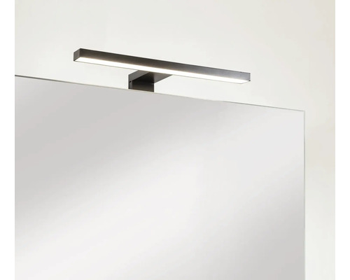 Luminaire de miroir avec un design rectangulaire pour montage au-dessus d''un miroir