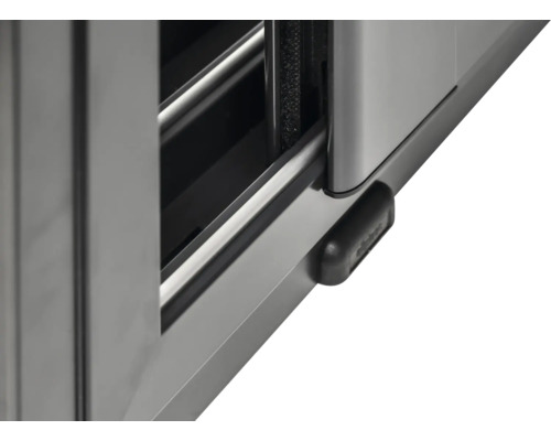 Detailansicht einer Schiebetür mit Schiene und Stopper